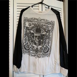 Women’s skull shirt